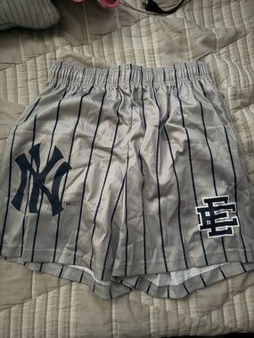 New York Yankees Gray Pinstripe Athletic Shorts Eric Emanuel size L